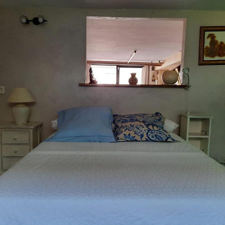 Un Apartamento Vacacional Con Detalles De Un Hogar Mairena del Aljarafe Ngoại thất bức ảnh