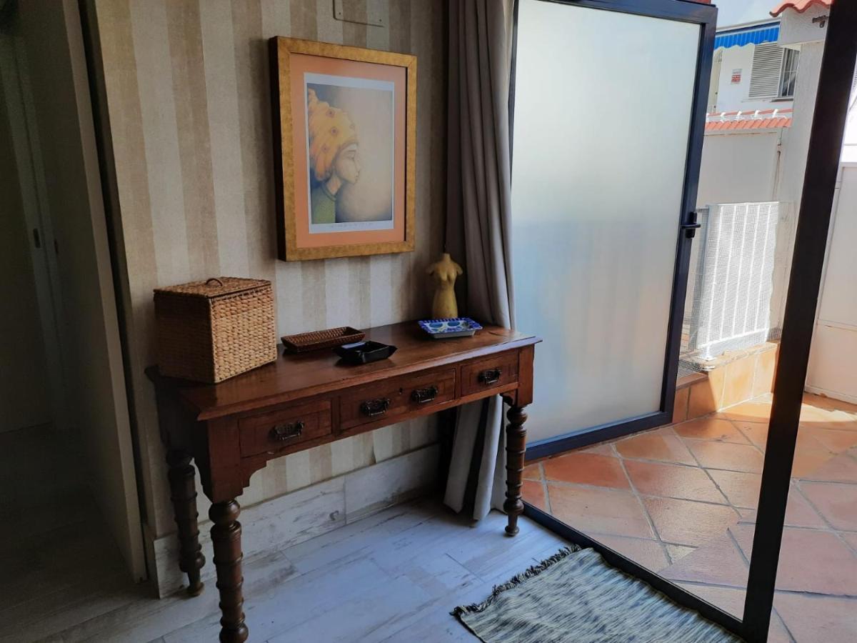 Un Apartamento Vacacional Con Detalles De Un Hogar Mairena del Aljarafe Ngoại thất bức ảnh